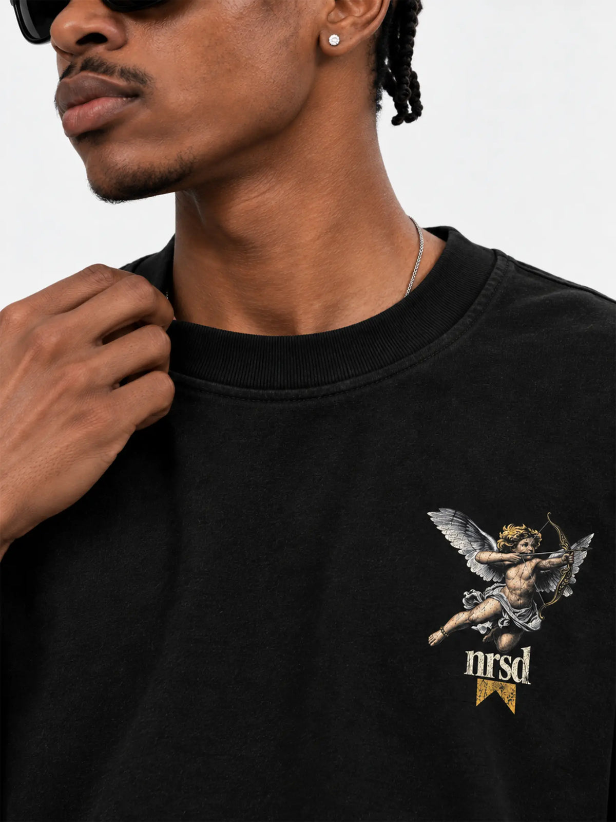 DIVINE AIM T-SHIRT