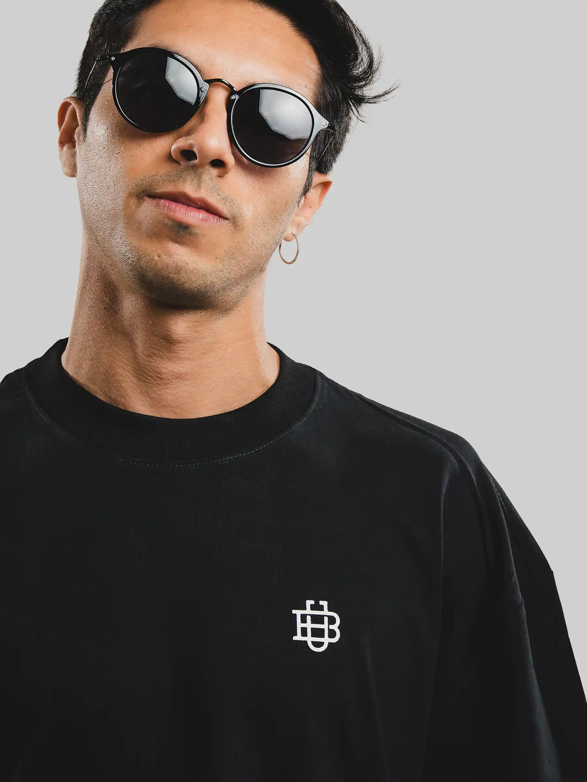 UB LOGO BLACK