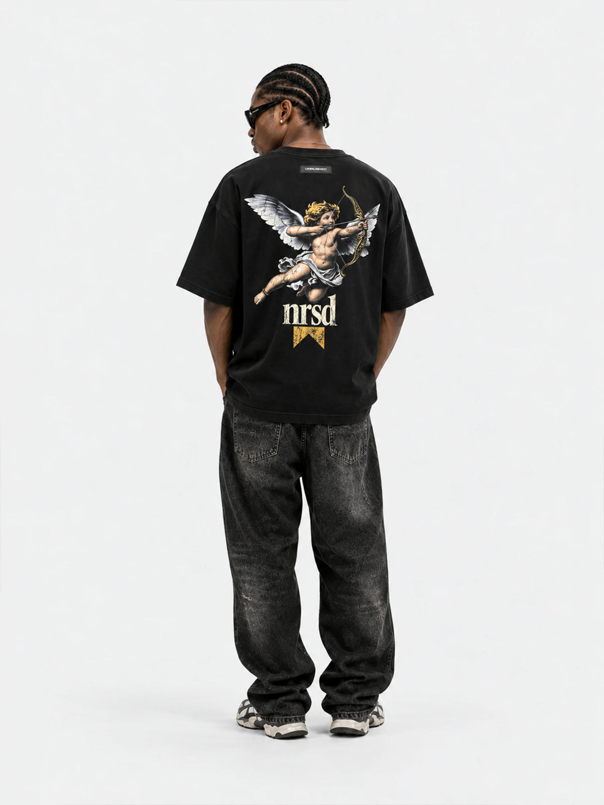 DIVINE AIM T-SHIRT
