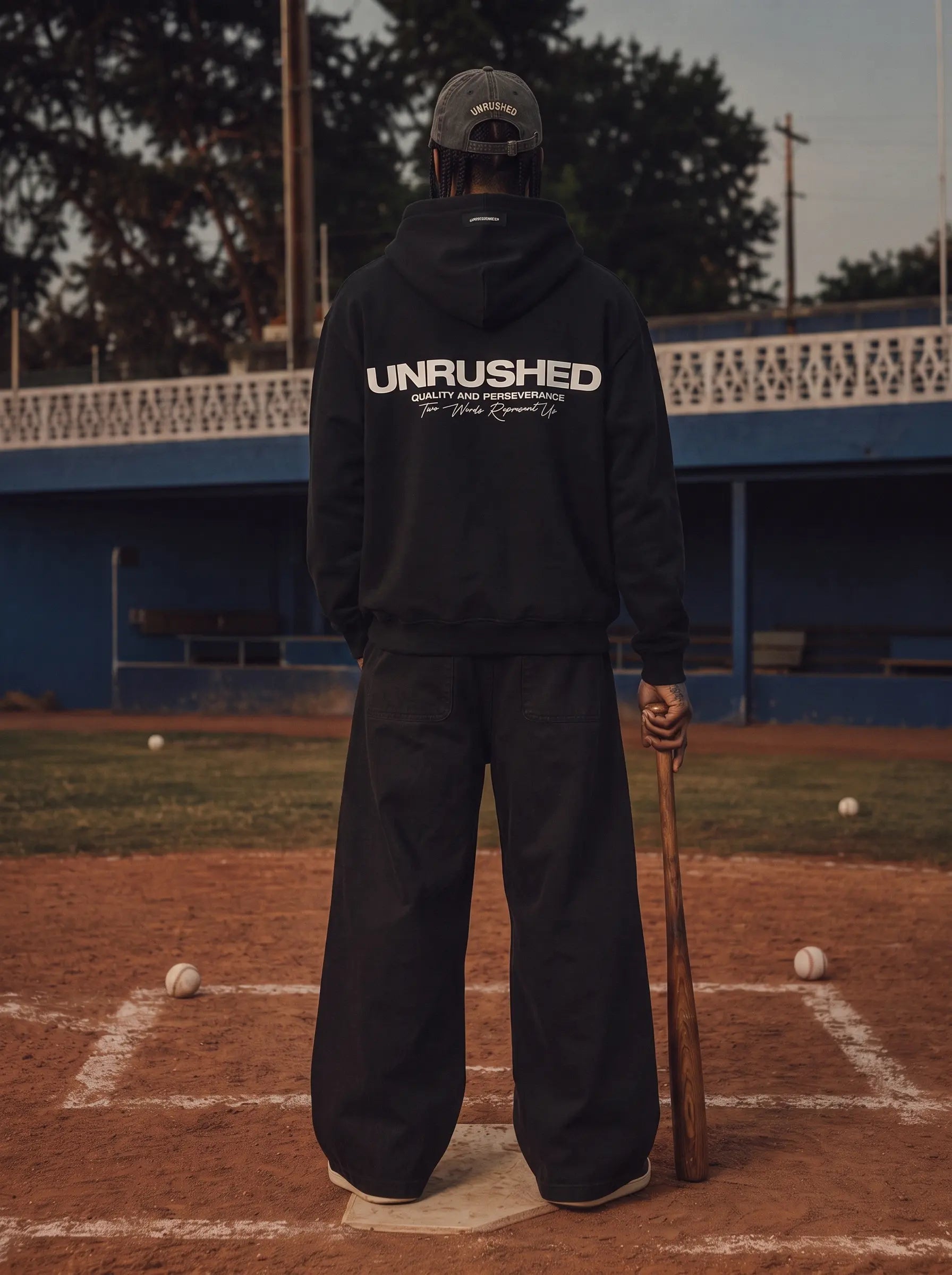 LOGO HOODIE CLASSICS NEGRO